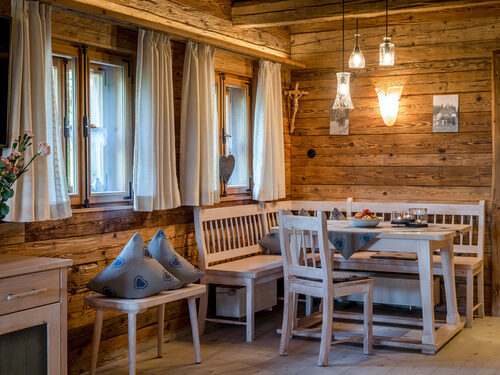 Esstisch im Luxus Chalet Bayerischer Wald