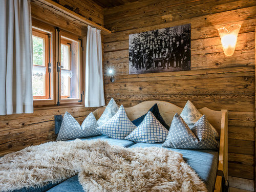 Wellness im Chalet mit freistehender Badewanne